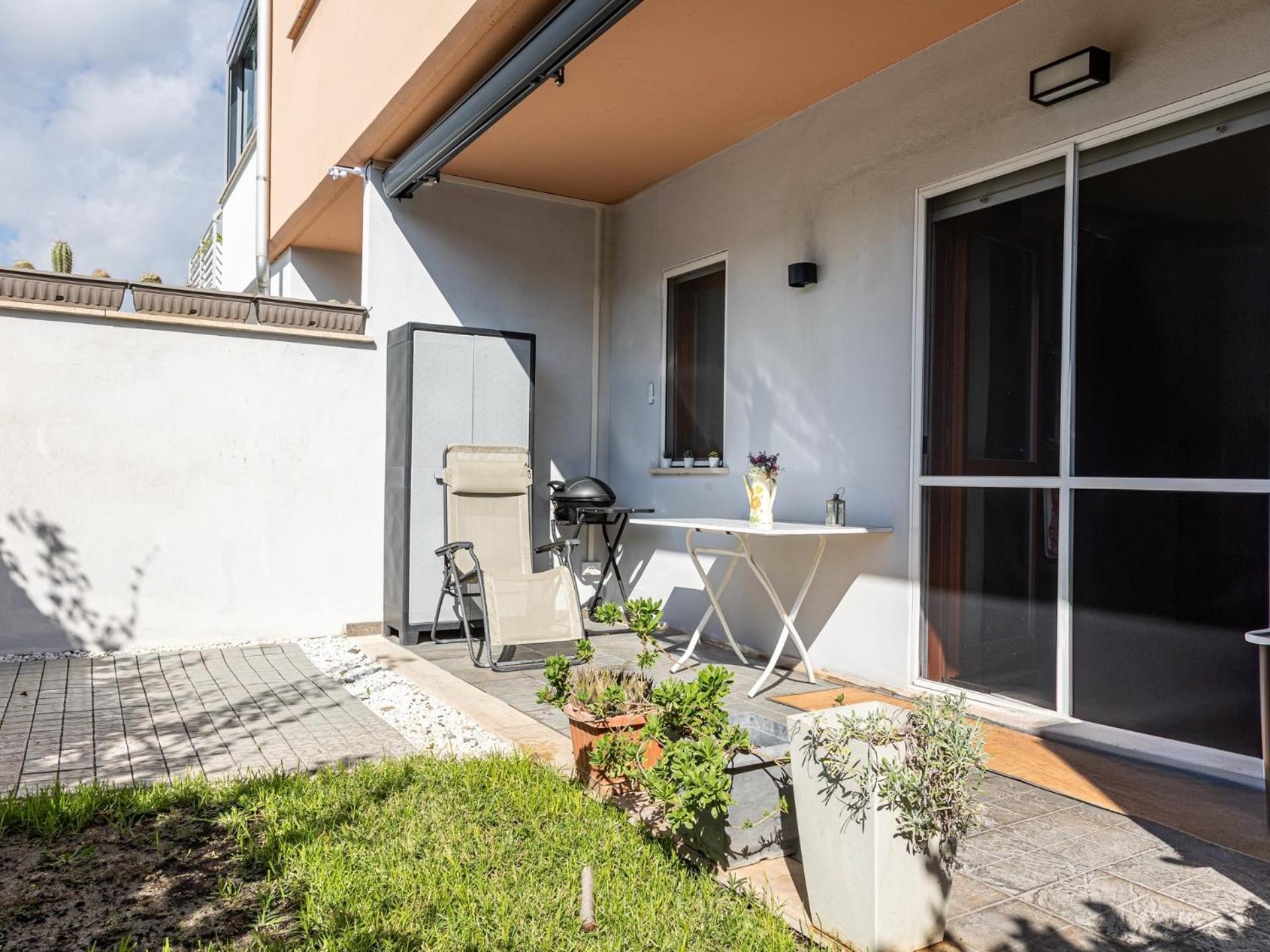Mrb Real Estate - Maison Ludovica - Monolocale Moderno Con Giardino Frattocchie Exterior photo